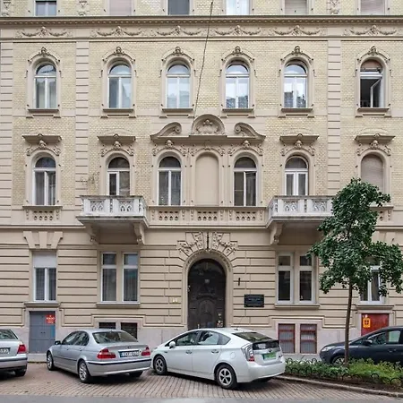 Central Cozy Apartment