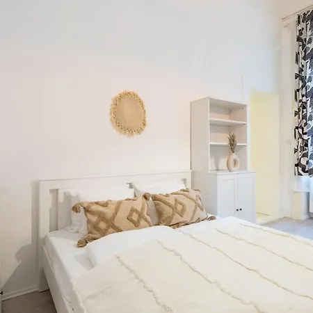Central Cozy דירה *